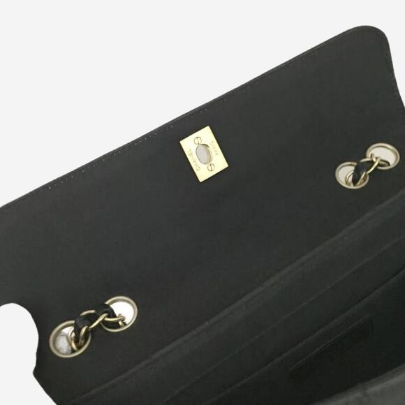 Chanel Black Chevron V Stitch East/West CC Turnlock Lambskin Chain Shoulder Bag - Picture 7 of 10